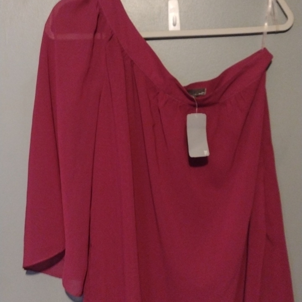 Forever 21 love21 size medium off the one shoulder dark pink blouse